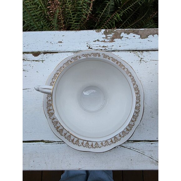 Vintage Taylor & Kent Bone China Teacup & Saucer With Gold Trim & Leaf Design - Picture 4 of 6
